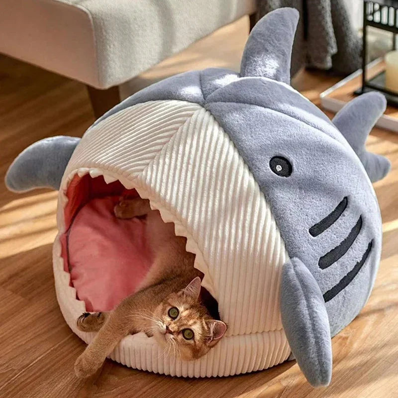 Shark-Shaped Pet Cave Bed – Warm & Cozy Cat & Puppy Nest